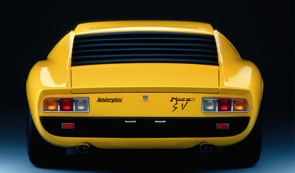 Lamborghini SV: Super Veloce, su apellido más internacional.